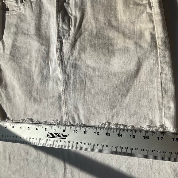 Gap Denim Women’s Jeans Mini skirt size 25 Regular, White, Frayed Hem - Picture 3 of 9
